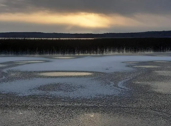 Nad Jeziorem/seehaus 1b Деревянный коттедж Letowo (West Pomeranian)